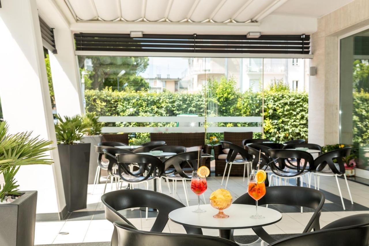 Hotel & Aparthotel Carinthia S Lido di Jesolo Exterior photo